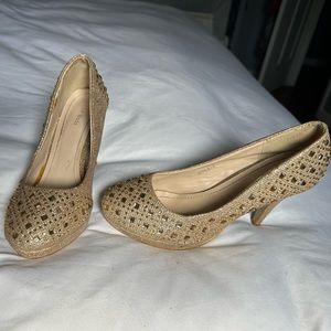 Size 9 gold heels